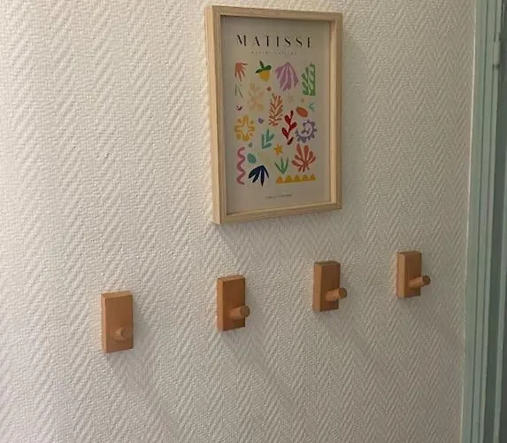 Le Curieux St Dizier Apartman *